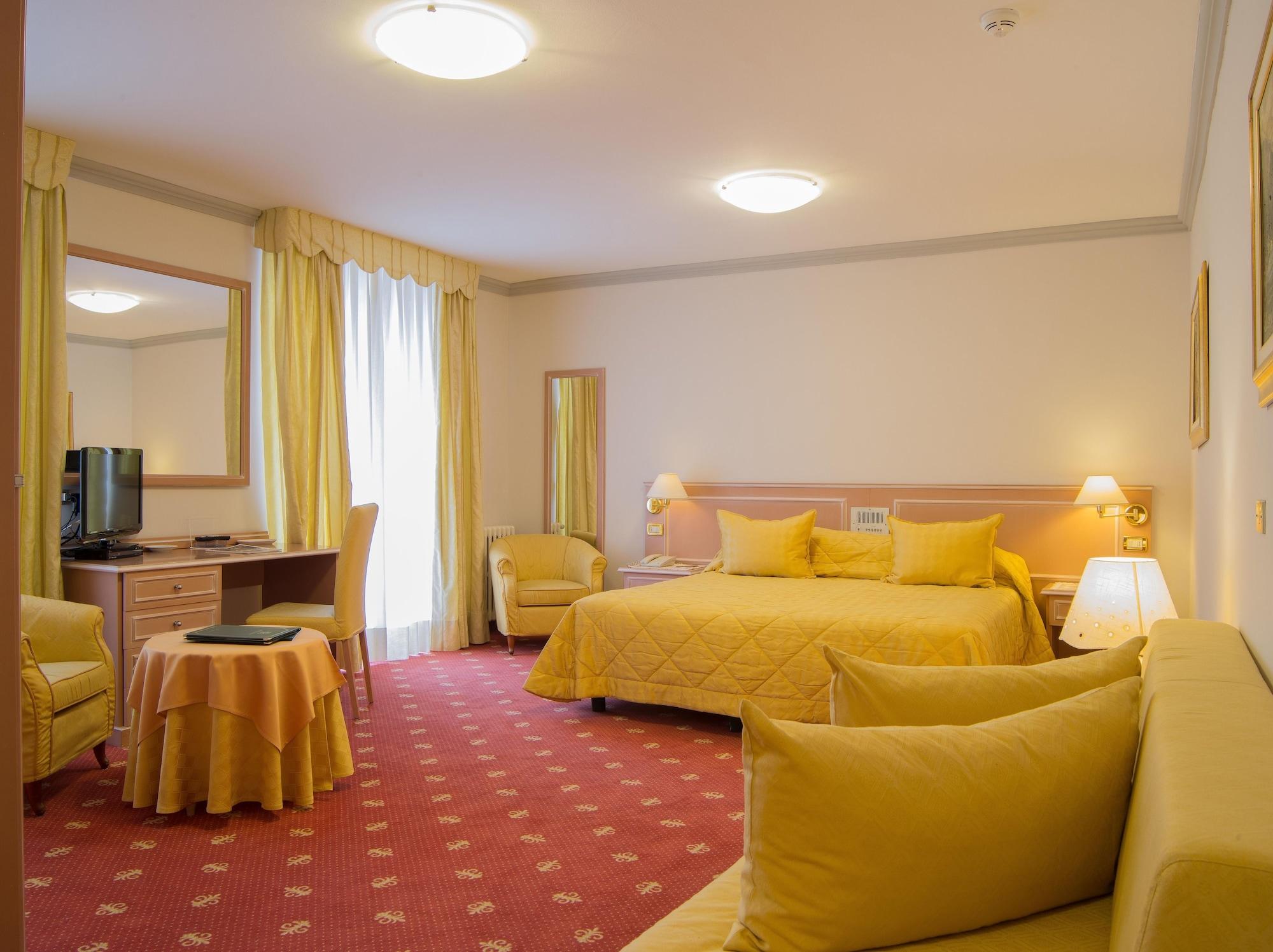 Hotel Miramonti Мадона ди Кампильо Екстериор снимка