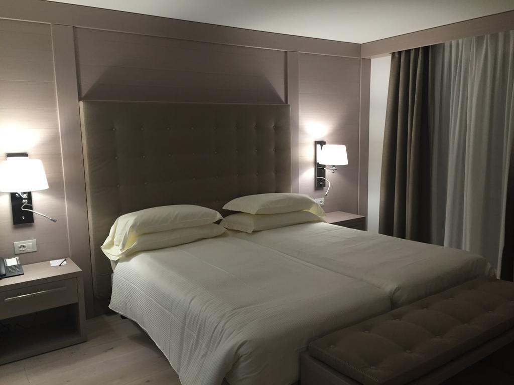 Hotel Miramonti Мадона ди Кампильо Екстериор снимка