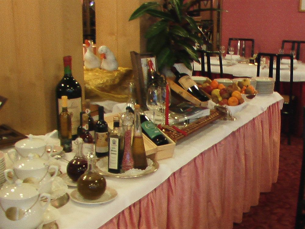 Hotel Miramonti Мадона ди Кампильо Екстериор снимка